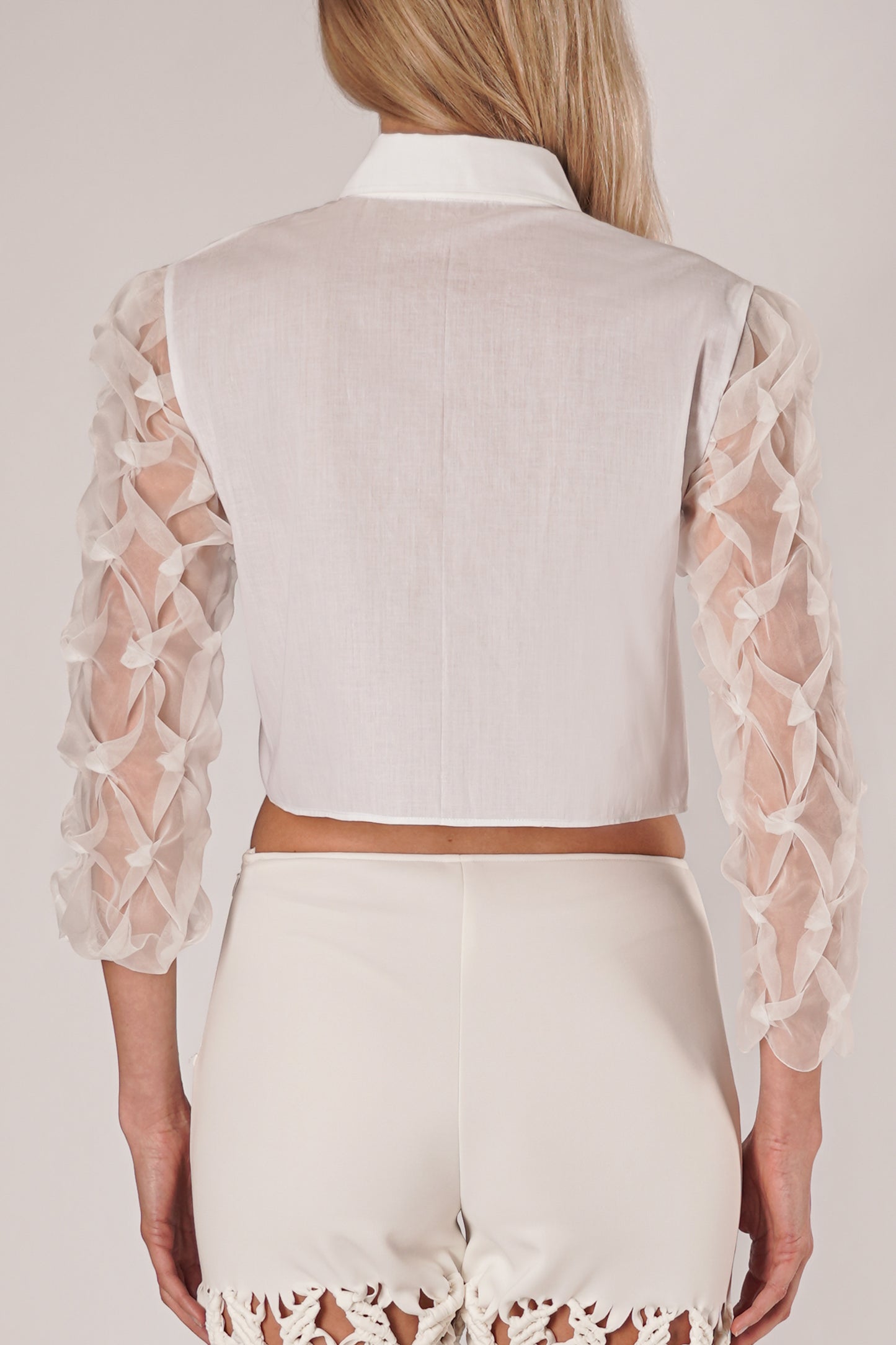 Camicia corta con maniche in organza