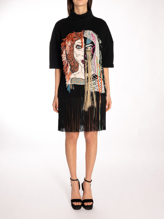 Maglia oversize con ricamo e frange