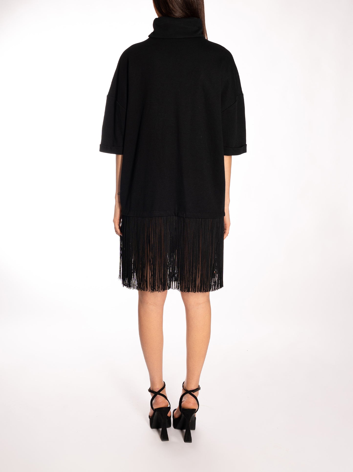 Maglia oversize con ricamo e frange