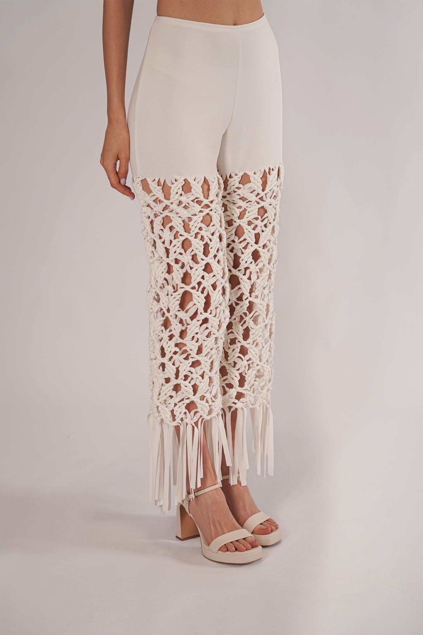 Pantaloni lunghi con macramè