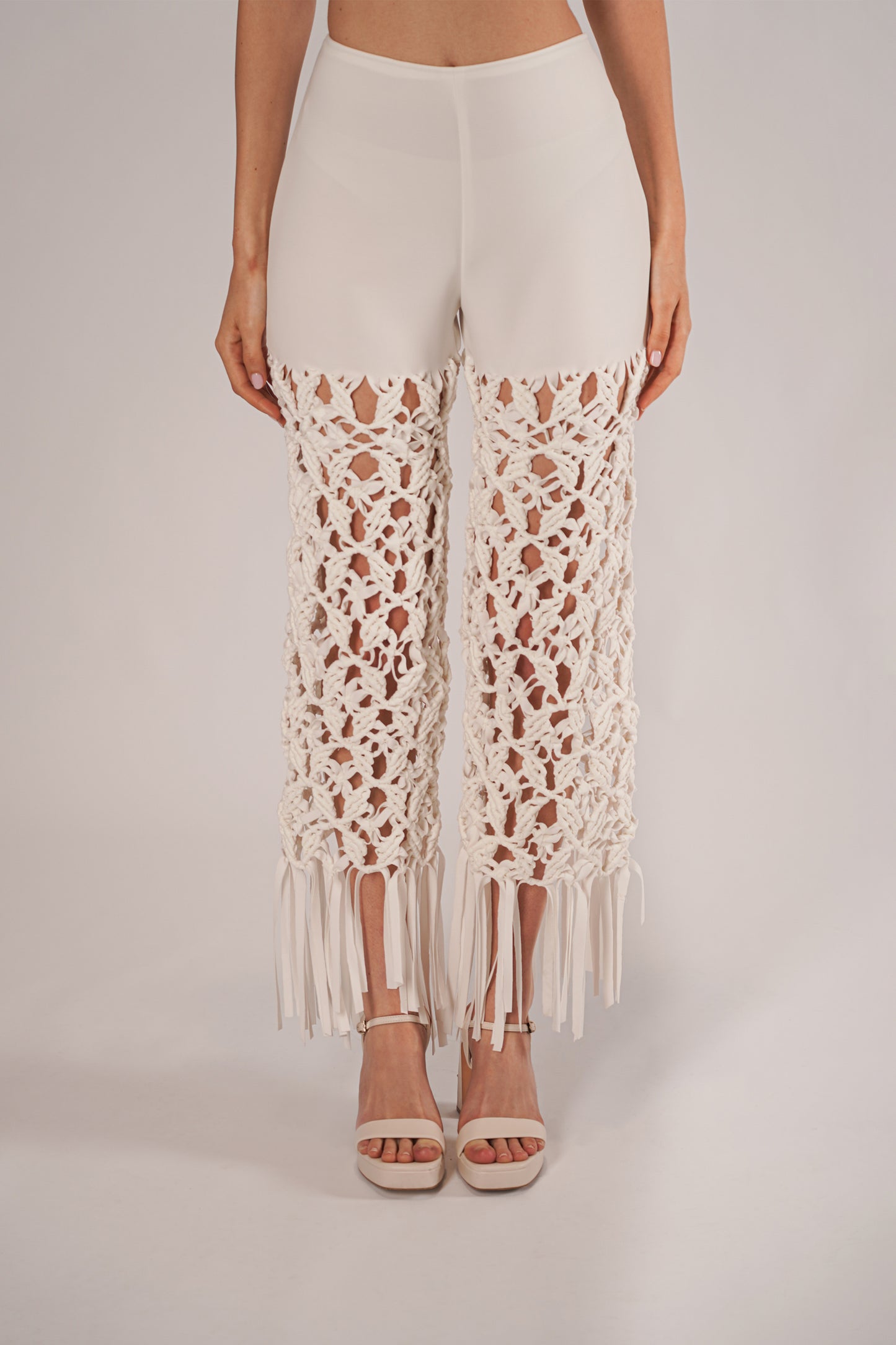 Pantaloni lunghi con macramè